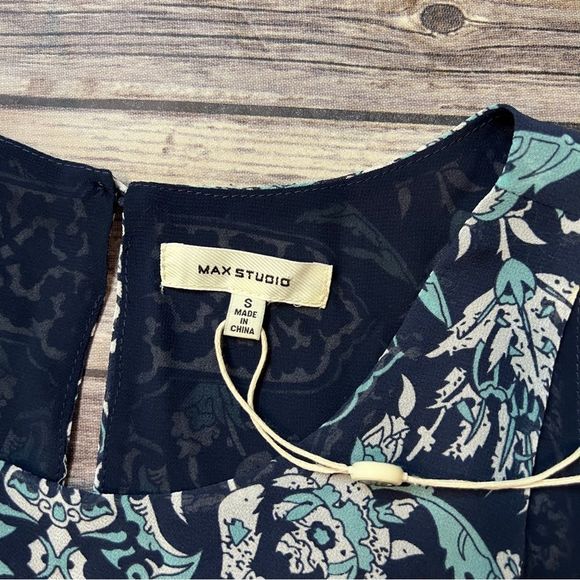 NWT Max Studio Blue Floral Paisley Flowy Tank Blouse, Size Small - Picture 3 of 8